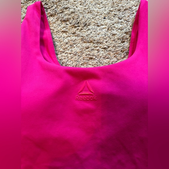 Reebok Pink Tank Top in Size Medium - Picture 3 of 3